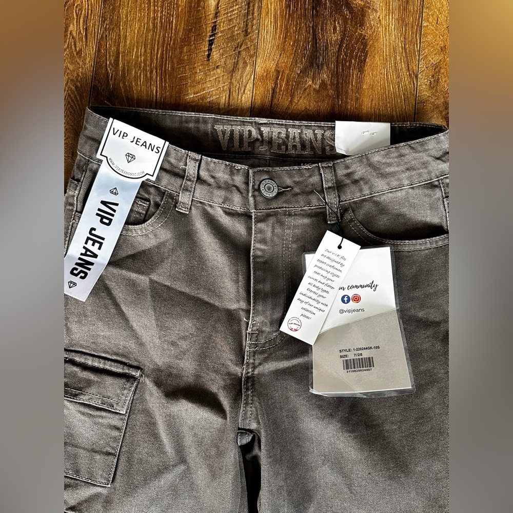 VIP size 7/28 cargo jeans - Picture 3 of 6